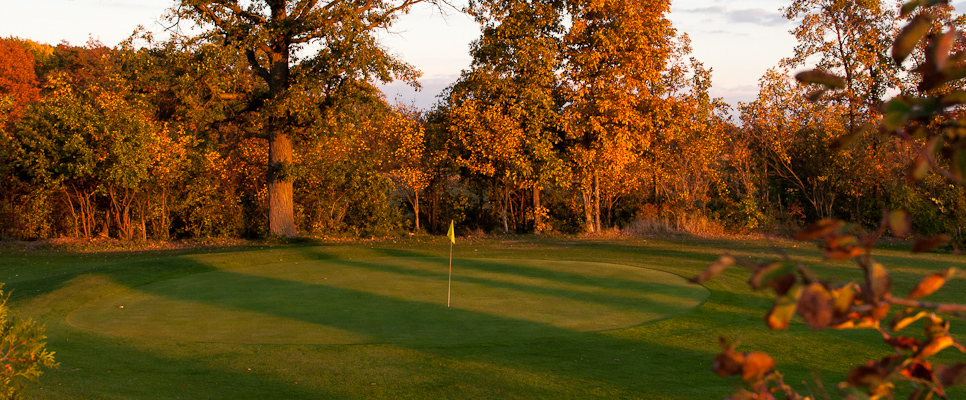 Pros Golf Centre - 7th green at sunset